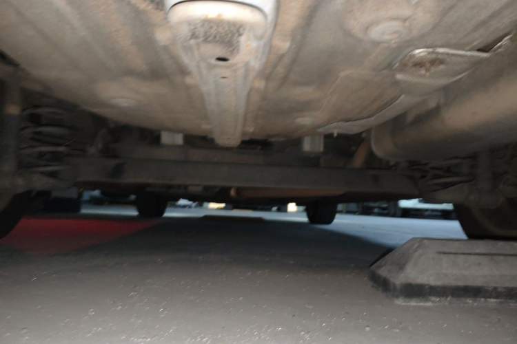 Used CHANGAN Alsvin V7 2016 1.6L Manual LeShang Model China IV Standard Chassis Rear
