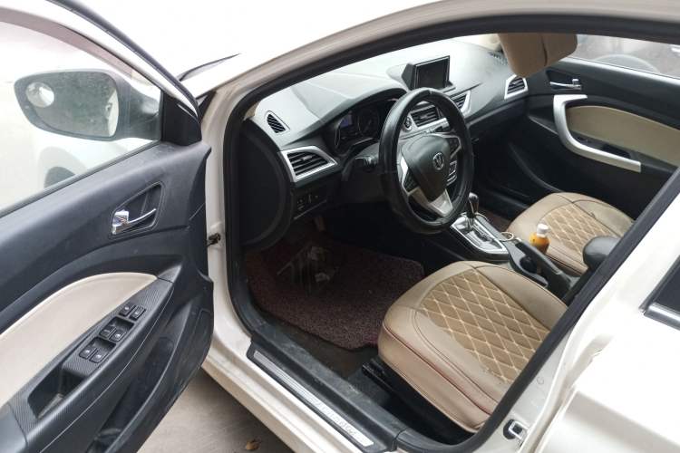 Used CHANGAN Alsvin V7 2016 1.6L Automatic Enjoyment Model China V Standard Driver Seat