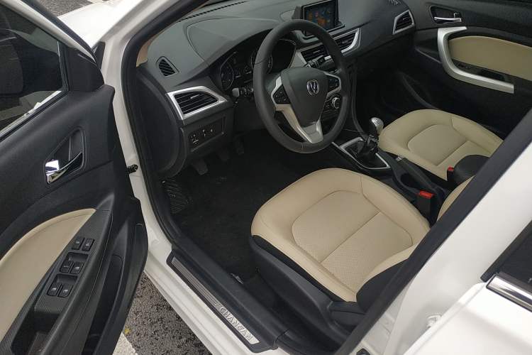 Used CHANGAN Alsvin V7 2016 1.6L Manual Enjoyment Model China V Standard Driver Seat