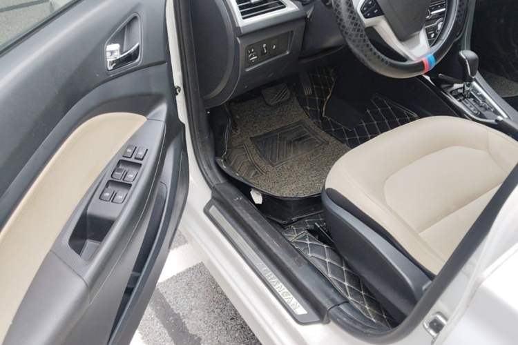 Used CHANGAN Alsvin V7 2016 1.6L Automatic Fun Model China IV Standard Driver Seat