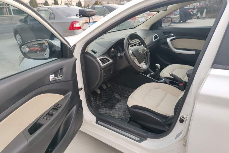 Used CHANGAN Alsvin V7 2016 1.6L Manual LeShang Model China V Standard Driver Seat