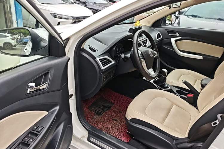 Used CHANGAN Alsvin V7 2016 1.6L Manual Enjoyment Model China V Standard Driver Seat