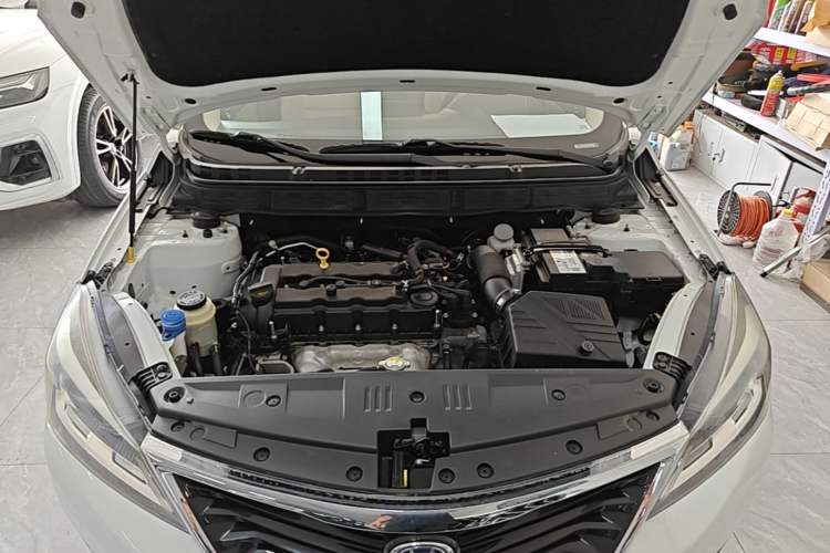 Used CHANGAN Alsvin V7 2016 1.6L Manual LeShang Model China V Standard Engine Bay