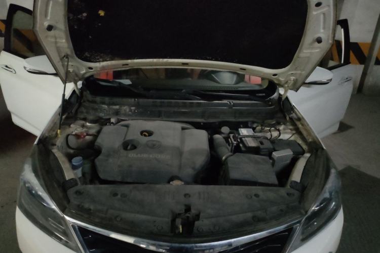 Used CHANGAN Alsvin V7 2016 1.6L Manual LeShang Model China V Standard Engine Bay