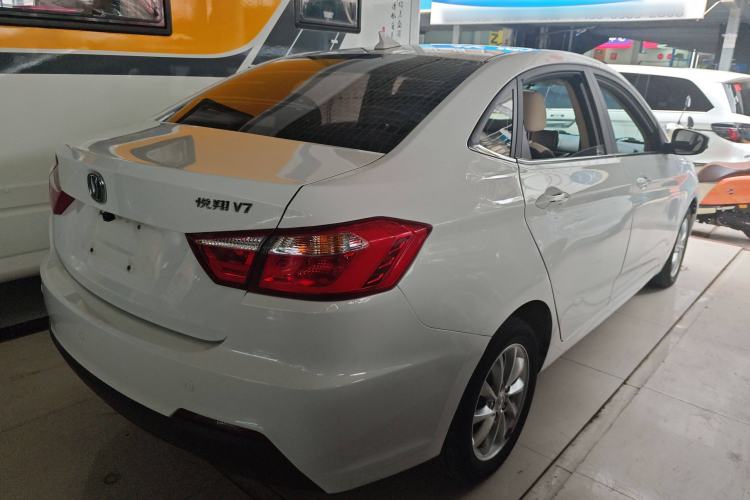 Used CHANGAN Alsvin V7 2016 1.6L Automatic Enjoyment Model China V Standard Exterior 3