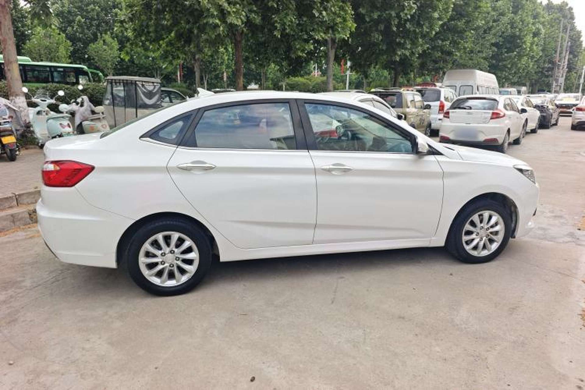 Used CHANGAN Alsvin V7 2016 1.6L Manual Enjoyment Model China V Standard Exterior 3