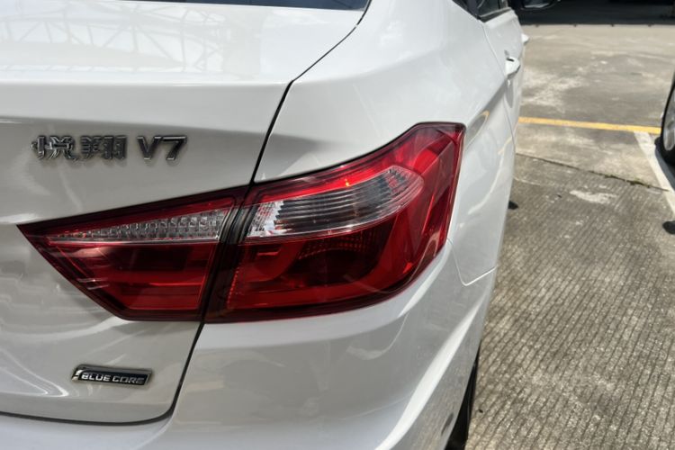 Used CHANGAN Alsvin V7 2016 1.6L Automatic Enjoyment Model China V Standard Exterior 4
