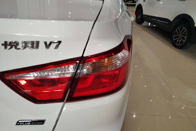 Used CHANGAN Alsvin V7 2016 1.6L Automatic Enjoyment Model China V Standard Exterior 5