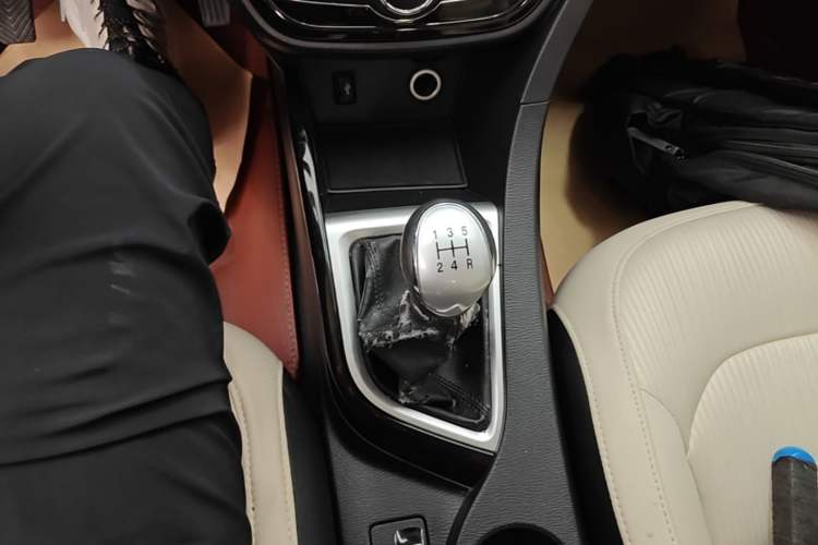 Used CHANGAN Alsvin V7 2016 1.6L Manual LeShang Model China V Standard Gear Lever