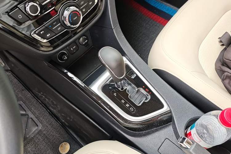 Used CHANGAN Alsvin V7 2016 1.6L Automatic Enjoyment Model China V Standard Gear Lever