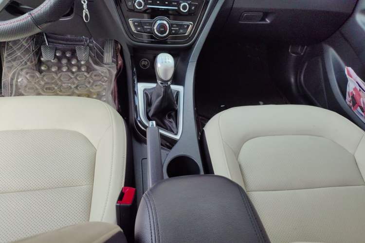 Used CHANGAN Alsvin V7 2016 1.6L Manual Enjoyment Model China V Standard Gear Lever