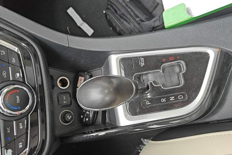 Used CHANGAN Alsvin V7 2016 1.6L Automatic Enjoyment Model China V Standard Gear Lever