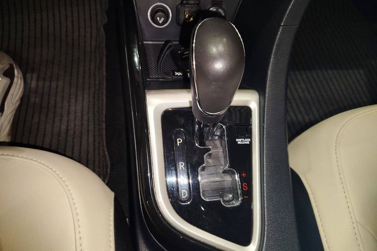 Used CHANGAN Alsvin V7 2016 1.6L Automatic Enjoyment Model China V Standard Gear Lever