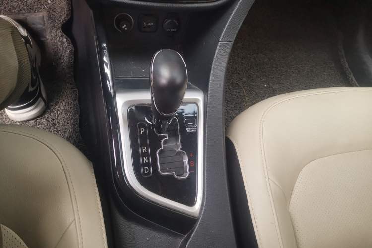 Used CHANGAN Alsvin V7 2016 1.6L Automatic Enjoyment Model China V Standard Gear Lever