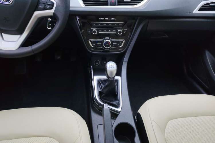 Used CHANGAN Alsvin V7 2016 1.6L Manual Enjoyment Model China V Standard Gear Lever