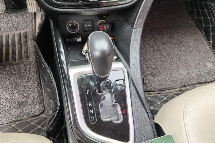 Used CHANGAN Alsvin V7 2016 1.6L Automatic Enjoyment Model China V Standard Gear Lever