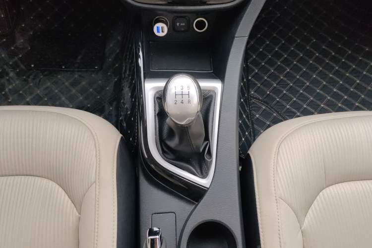 Used CHANGAN Alsvin V7 2016 1.6L Manual LeShang Model China V Standard Gear Lever