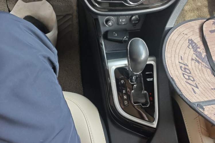 Used CHANGAN Alsvin V7 2016 1.6L Automatic Enjoyment Model China V Standard Gear Lever