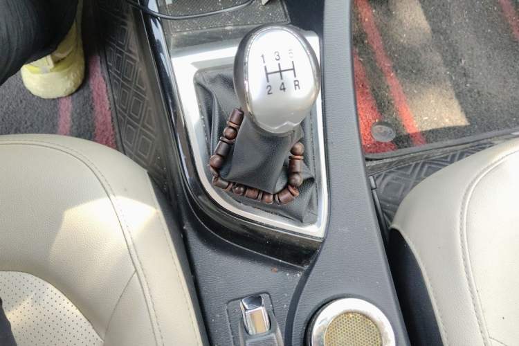 Used CHANGAN Alsvin V7 2016 1.6L Manual Fun Edition China IV Gear Lever