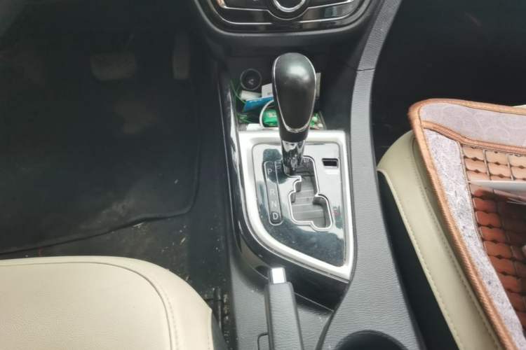 Used CHANGAN Alsvin V7 2016 1.6L Automatic Enjoyment Model China V Standard Gear Lever