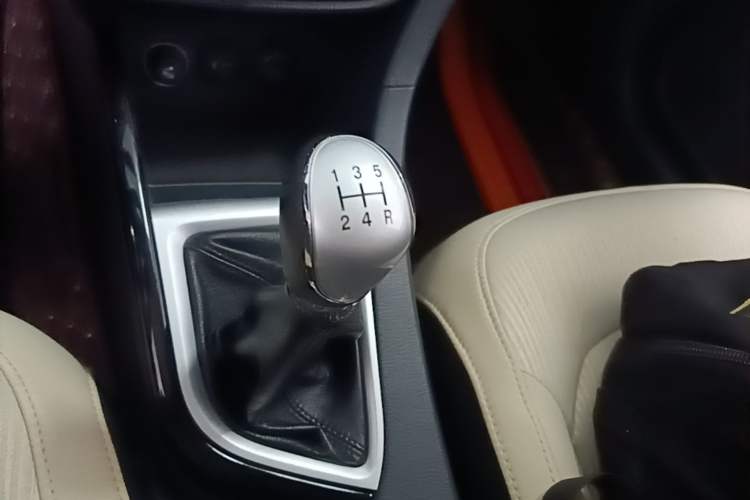Used CHANGAN Alsvin V7 2016 1.6L Manual LeShang Model China V Standard Gear Lever