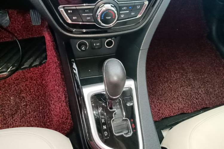 Used CHANGAN Alsvin V7 2016 1.6L Automatic Enjoyment Model China V Standard Gear Lever