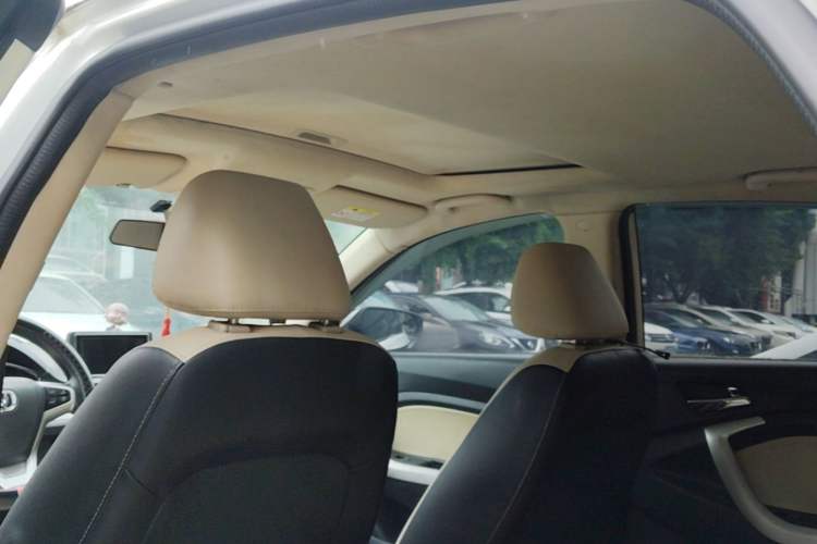 Used CHANGAN Alsvin V7 2016 1.6L Automatic Fun Model China IV Standard Headliner
