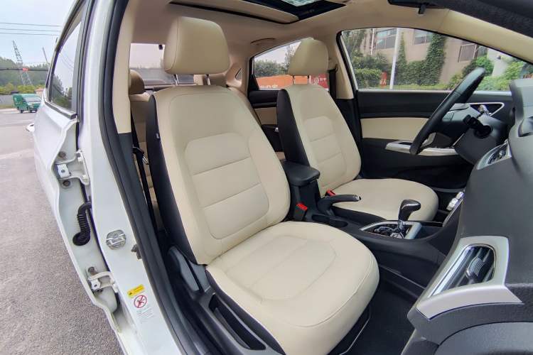 Used CHANGAN Alsvin V7 2016 1.6L Automatic Fun Model China V Standard Headliner