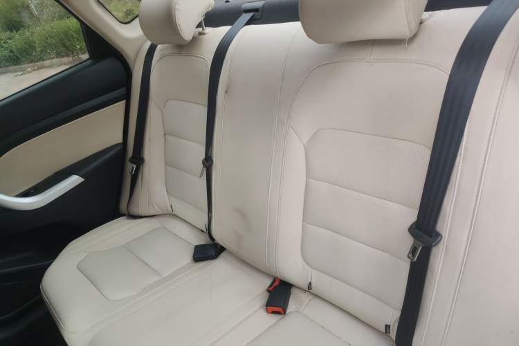 Used CHANGAN Alsvin V7 2016 1.6L Manual Enjoyment Model China V Standard Interior 1