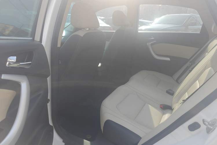 Used CHANGAN Alsvin V7 2016 1.6L Automatic Enjoyment Model China V Standard Interior 1