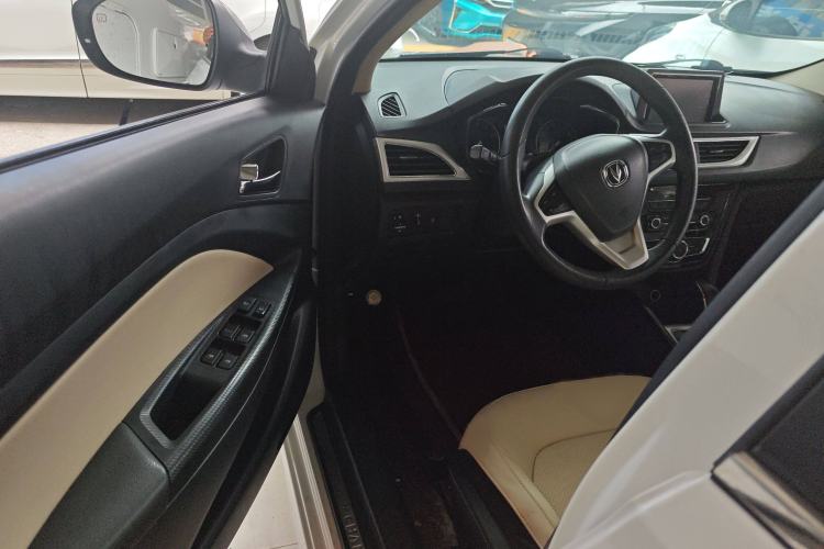 Used CHANGAN Alsvin V7 2016 1.6L Automatic Enjoyment Model China V Standard Interior 2