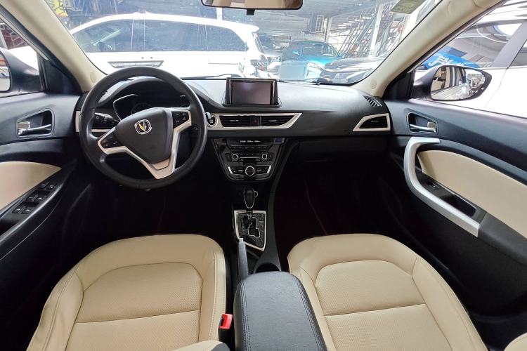Used CHANGAN Alsvin V7 2016 1.6L Automatic Enjoyment Model China V Standard Interior 3