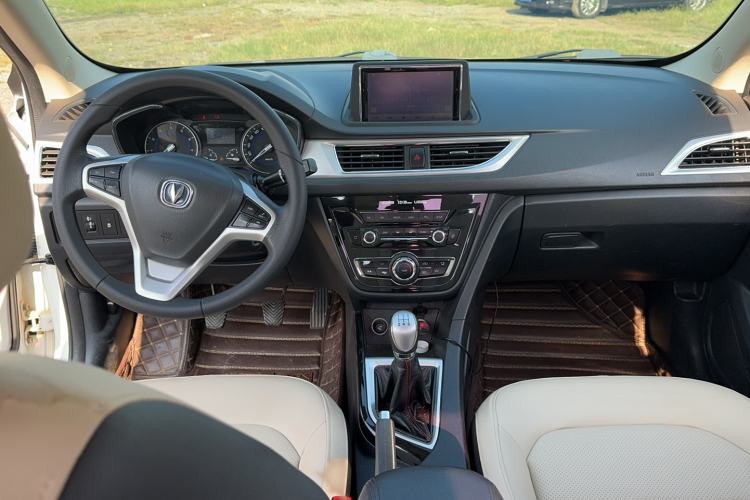 Used CHANGAN Alsvin V7 2016 1.6L Manual Enjoyment Model China V Standard Interior 3