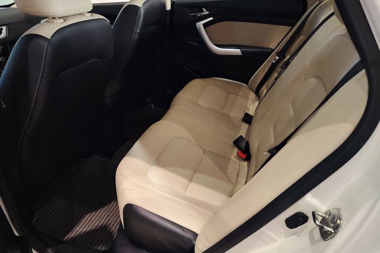 Used CHANGAN Alsvin V7 2016 1.6L Automatic Enjoyment Model China V Standard Interior 4