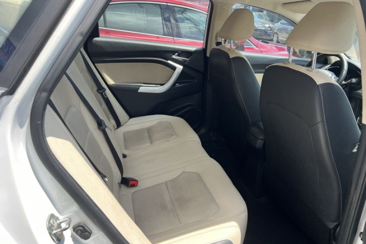 Used CHANGAN Alsvin V7 2016 1.6L Automatic Enjoyment Model China V Standard Interior 9