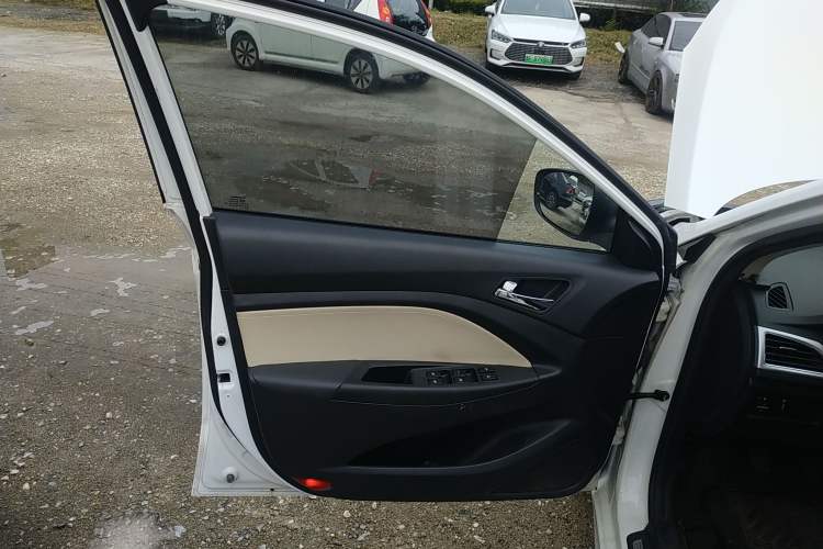 Used CHANGAN Alsvin V7 2016 1.6L Manual LeShang Model China V Standard Left Front Door Interior