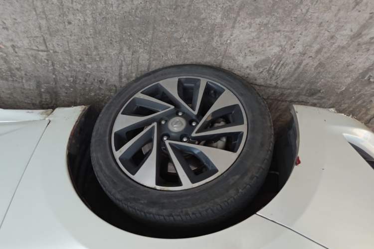 Used CHANGAN Alsvin V7 2016 1.6L Automatic Fun Model China V Standard Left Front Wheel Hub