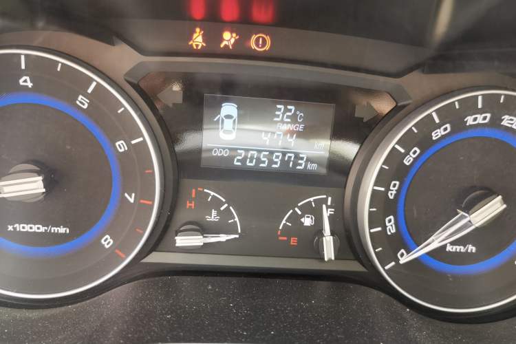 Used CHANGAN Alsvin V7 2016 1.6L Manual Fun Edition China V Standard Odometer Close Up