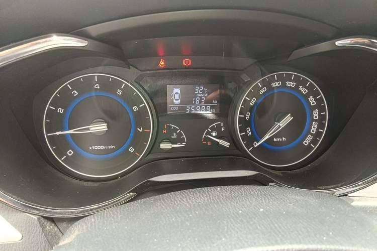 Used CHANGAN Alsvin V7 2016 1.6L Manual Enjoyment Model China IV Standard Odometer Close Up