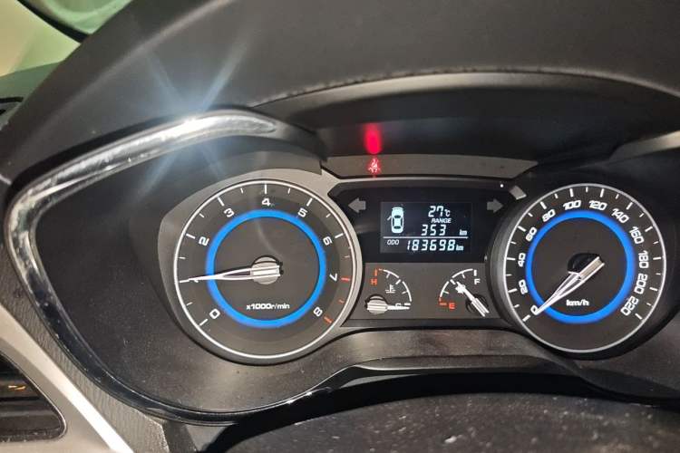 Used CHANGAN Alsvin V7 2016 1.6L Manual Enjoyment Model China IV Standard Odometer Close Up