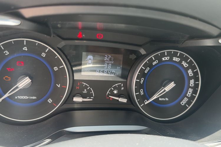 Used CHANGAN Alsvin V7 2016 1.6L Manual Enjoyment Model China V Standard Odometer Close Up