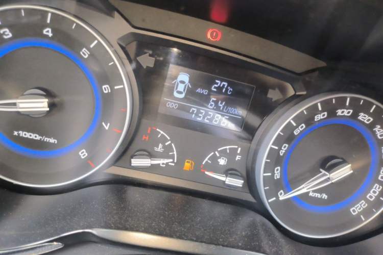 Used CHANGAN Alsvin V7 2016 1.6L Manual Enjoyment Model China IV Standard Odometer Close Up