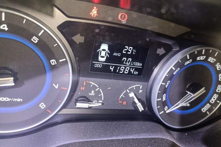 Used CHANGAN Alsvin V7 2016 1.6L Manual Enjoyment Model China V Standard Odometer Close Up
