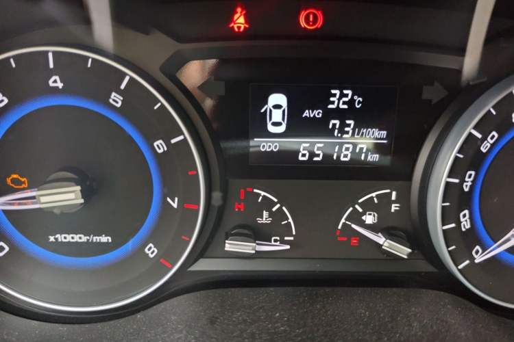 Used CHANGAN Alsvin V7 2016 1.6L Manual LeShang Model China V Standard Odometer Close Up