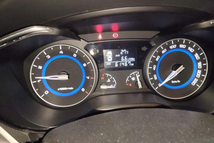 Used CHANGAN Alsvin V7 2016 1.6L Manual LeShang Model China IV Standard Odometer Close Up