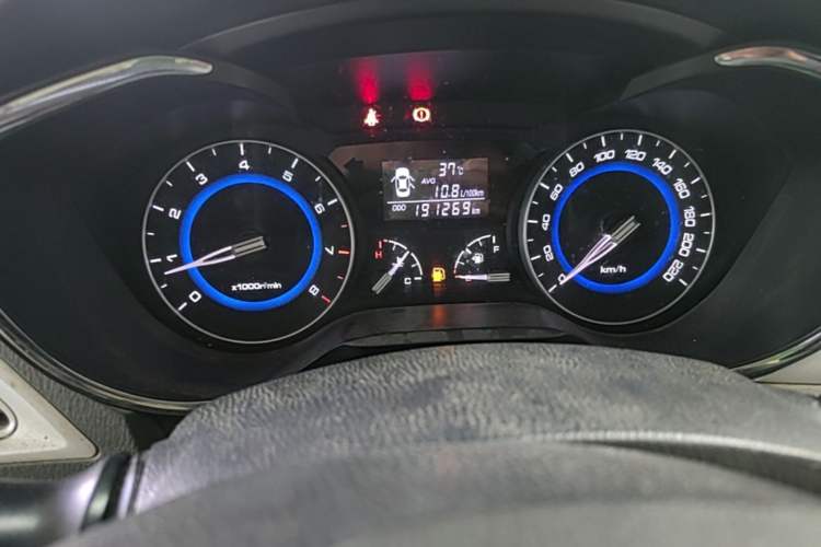 Used CHANGAN Alsvin V7 2016 1.6L Manual LeShang Model China V Standard Odometer Close Up