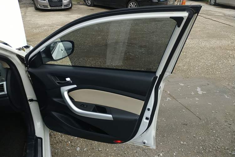 Used CHANGAN Alsvin V7 2016 1.6L Manual LeShang Model China V Standard Right Front Door Interior