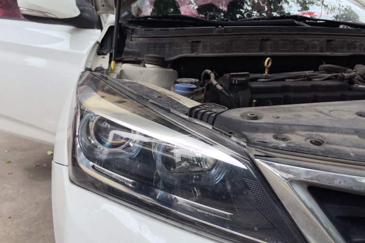 Used CHANGAN Alsvin V7 2016 1.6L Manual LeShang Model China V Standard Right Front Headlight
