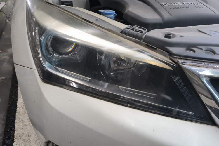Used CHANGAN Alsvin V7 2016 1.6L Automatic Fun Model China V Standard Right Front Headlight