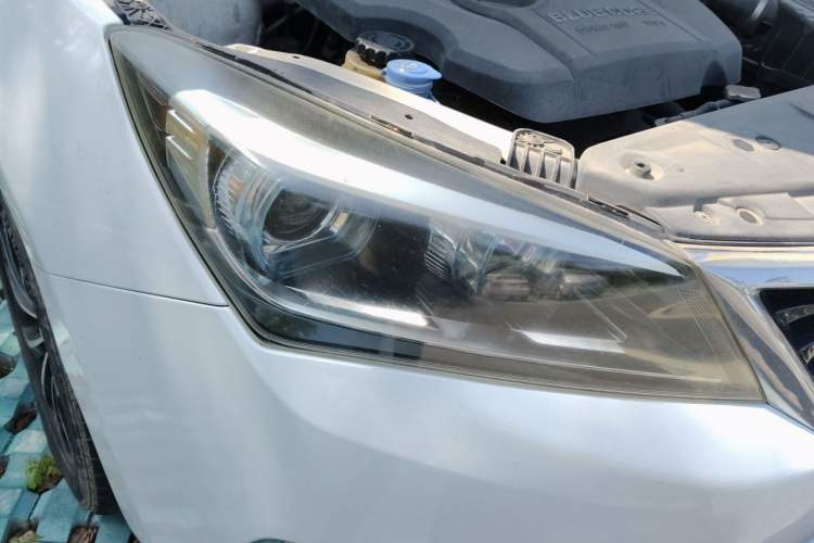 Used CHANGAN Alsvin V7 2016 1.6L Manual Fun Edition China IV Right Front Headlight